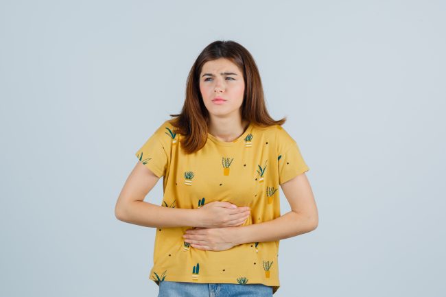 Ilustrasi seseorang mengalami perut mulas