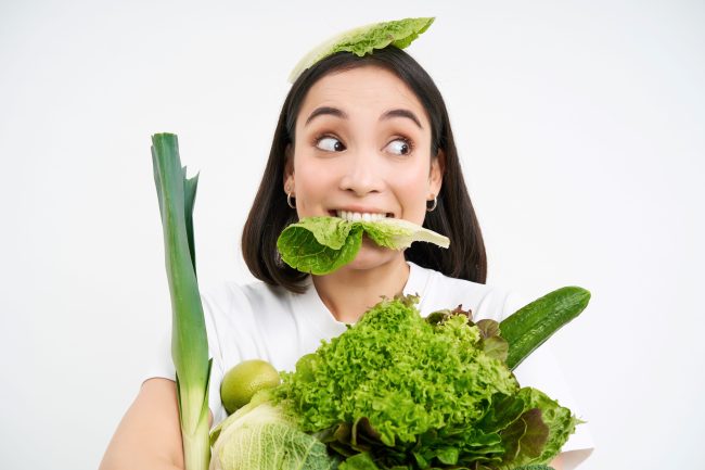 Ilustrasi makan sayur
