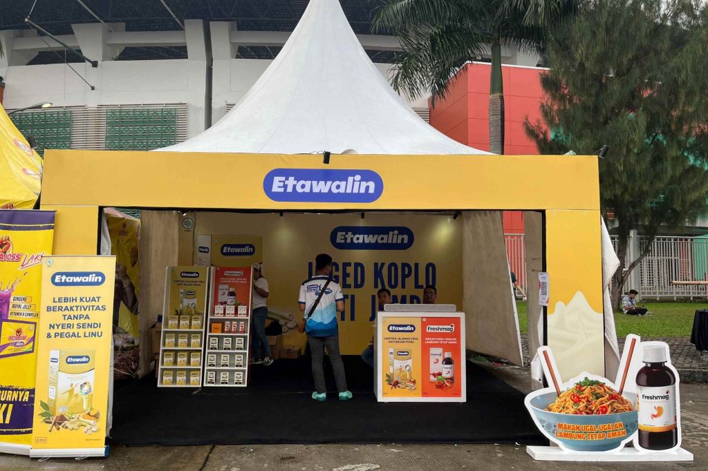 (booth freshmag di koplove festival, sumber : canva)