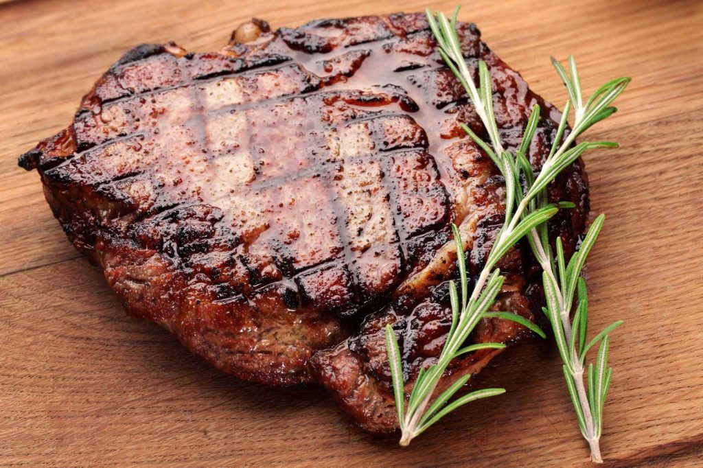 (ilustrasi daging sapi, sumber : canva)