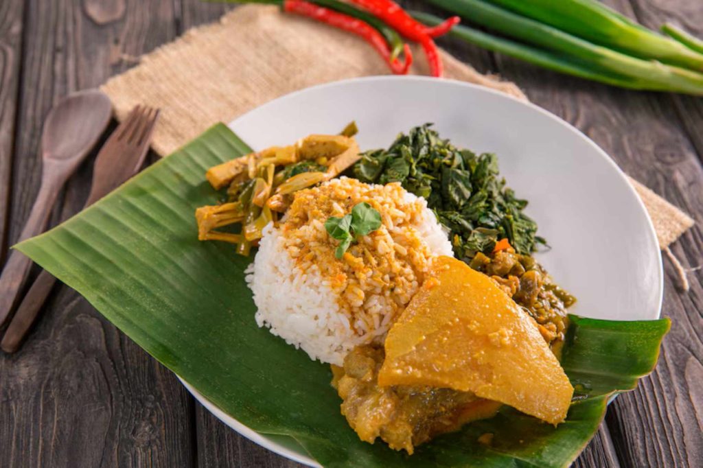 (ilustrasi nasi padang, sumber : freepik)