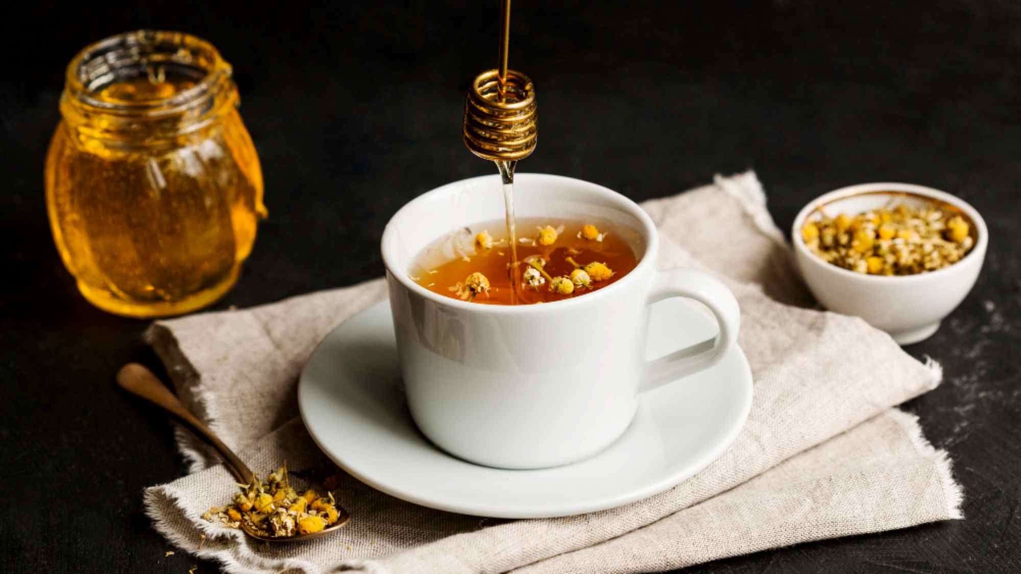 Rahasia di Balik Minum Madu dengan Air Hangat, Hasilnya Bikin Kaget!