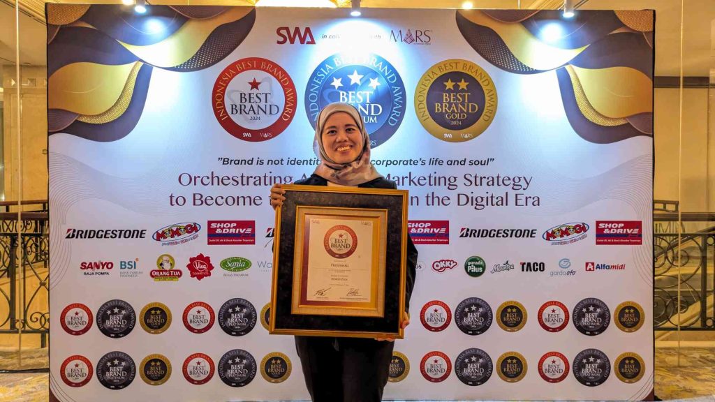 (Freshmag mendapatkan penghargaan di Indonesia Best Brand Award 2024, sumber : tim Freshmag)